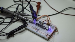 Breadboard Arduino with no Decoupling Caps