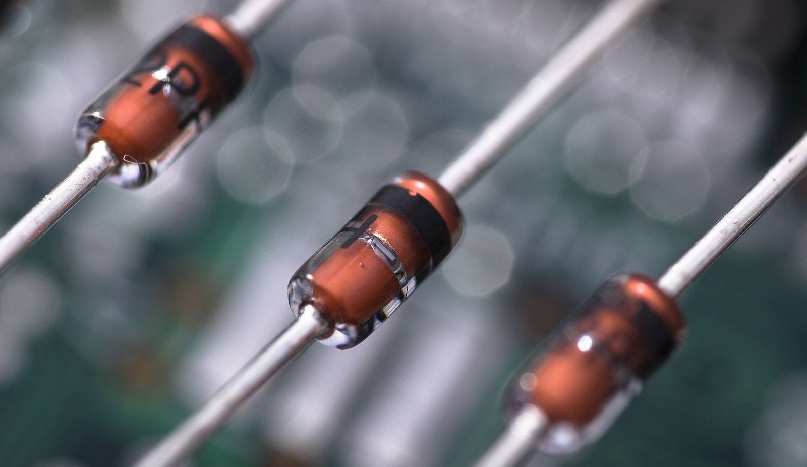 Zener diode makes for a lousy regulator - Bald Engineer