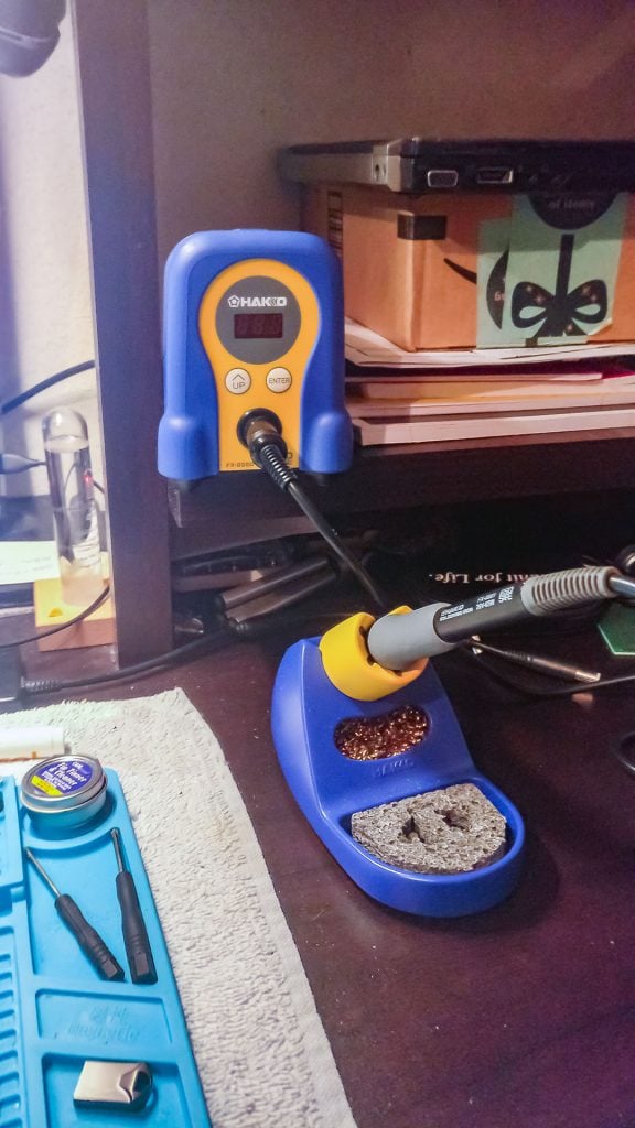 01-Hakko Iron and Stand